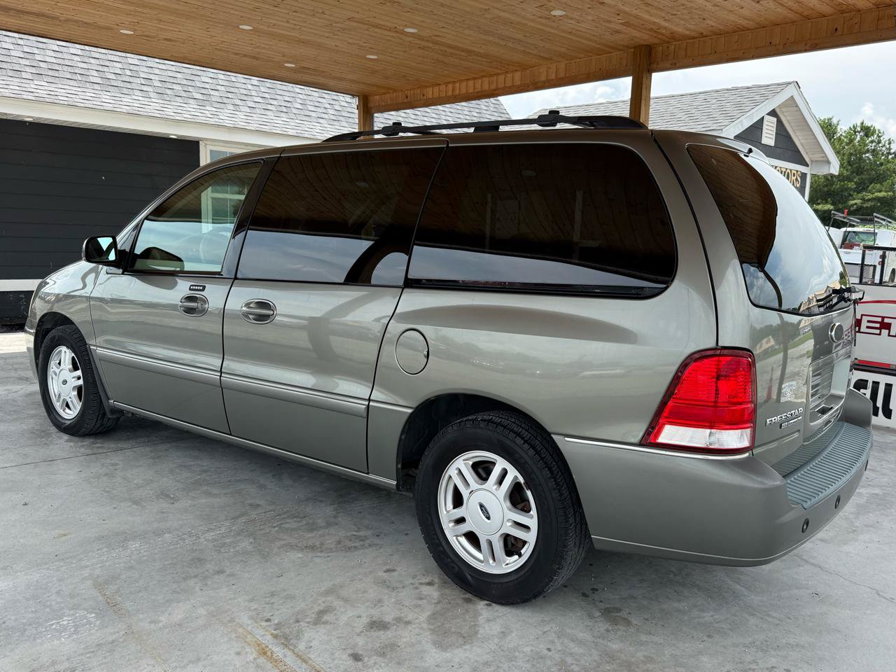 Used 2005 Ford Freestar SEL FWD image 8