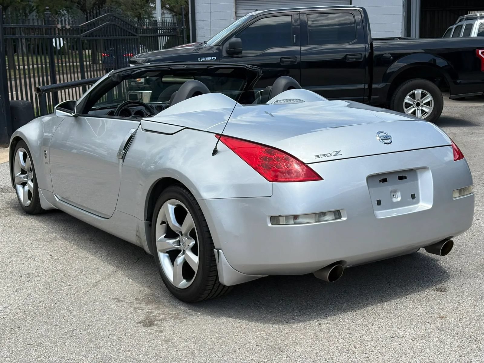 Used 2006 Nissan 350Z Touring RWD image 6
