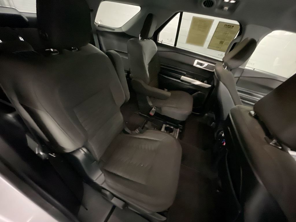 Used 2020 Ford Explorer XLT image 24
