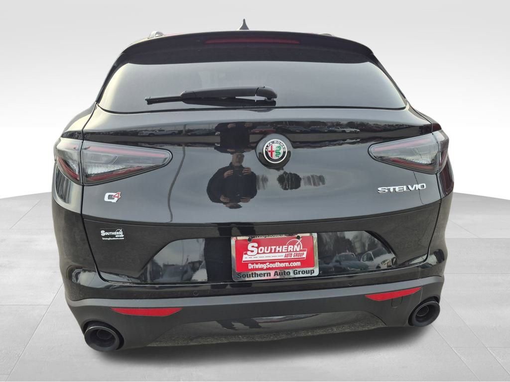 New 2025 Alfa Romeo Stelvio Sprint w/ Convenience Package image 5