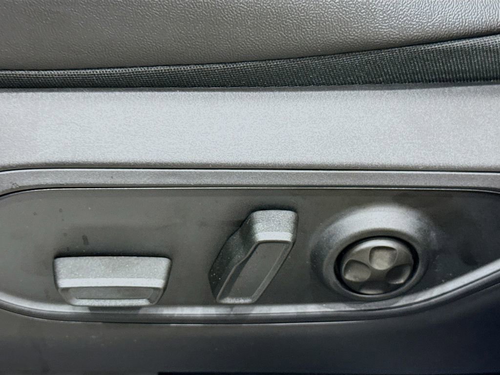 New 2025 Jeep Grand Cherokee L Limited w/ Black Appearance Package image 20