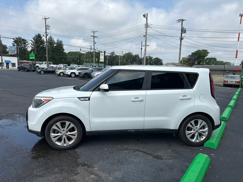 Used 2016 Kia Soul + FWD image 4