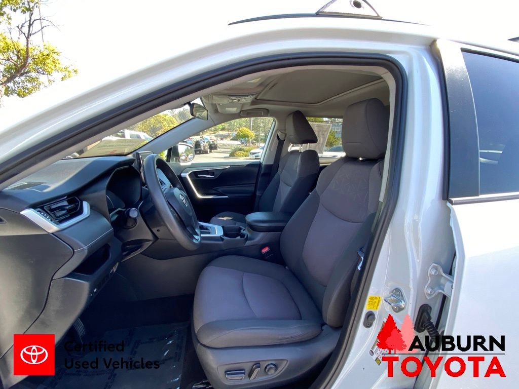 Certified 2019 Toyota RAV4 XLE FWD image 32