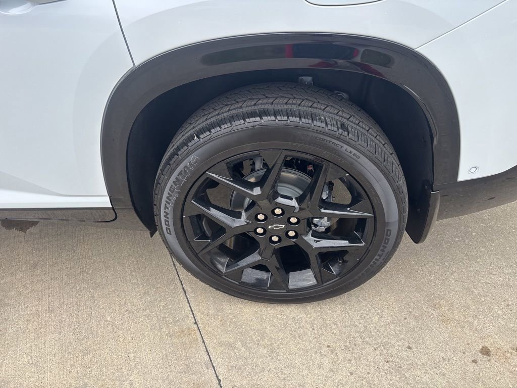 New 2026 Chevrolet Traverse RS w/ LPO, Floor Liner Package AWD/4WD image 65