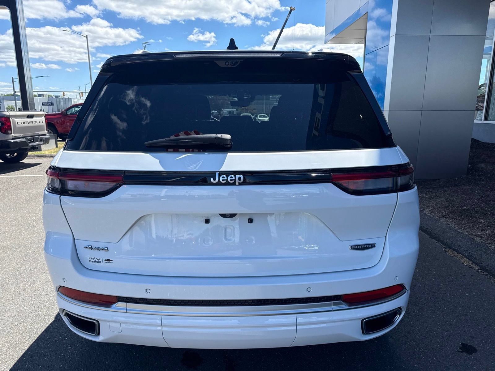 Used 2022 Jeep Grand Cherokee Summit AWD/4WD image 7