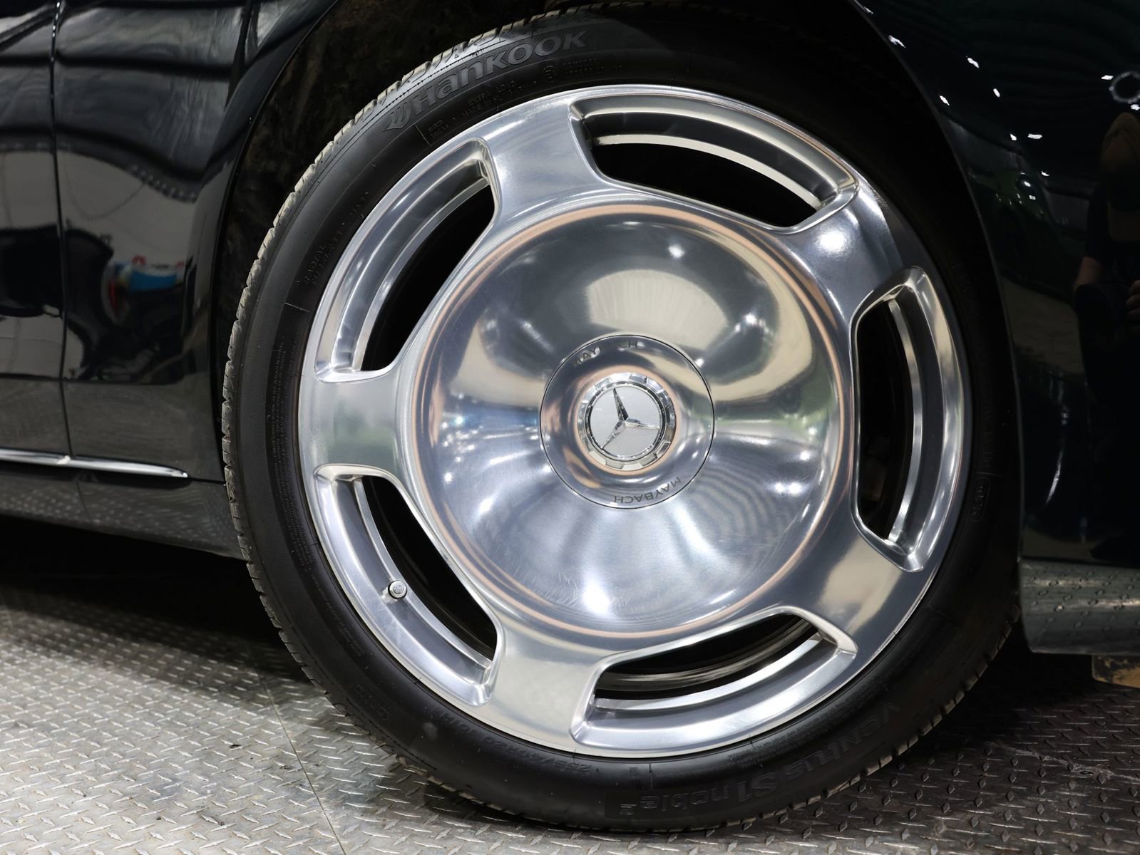 Used 2024 Mercedes-Benz Maybach S 580 4MATIC image 16