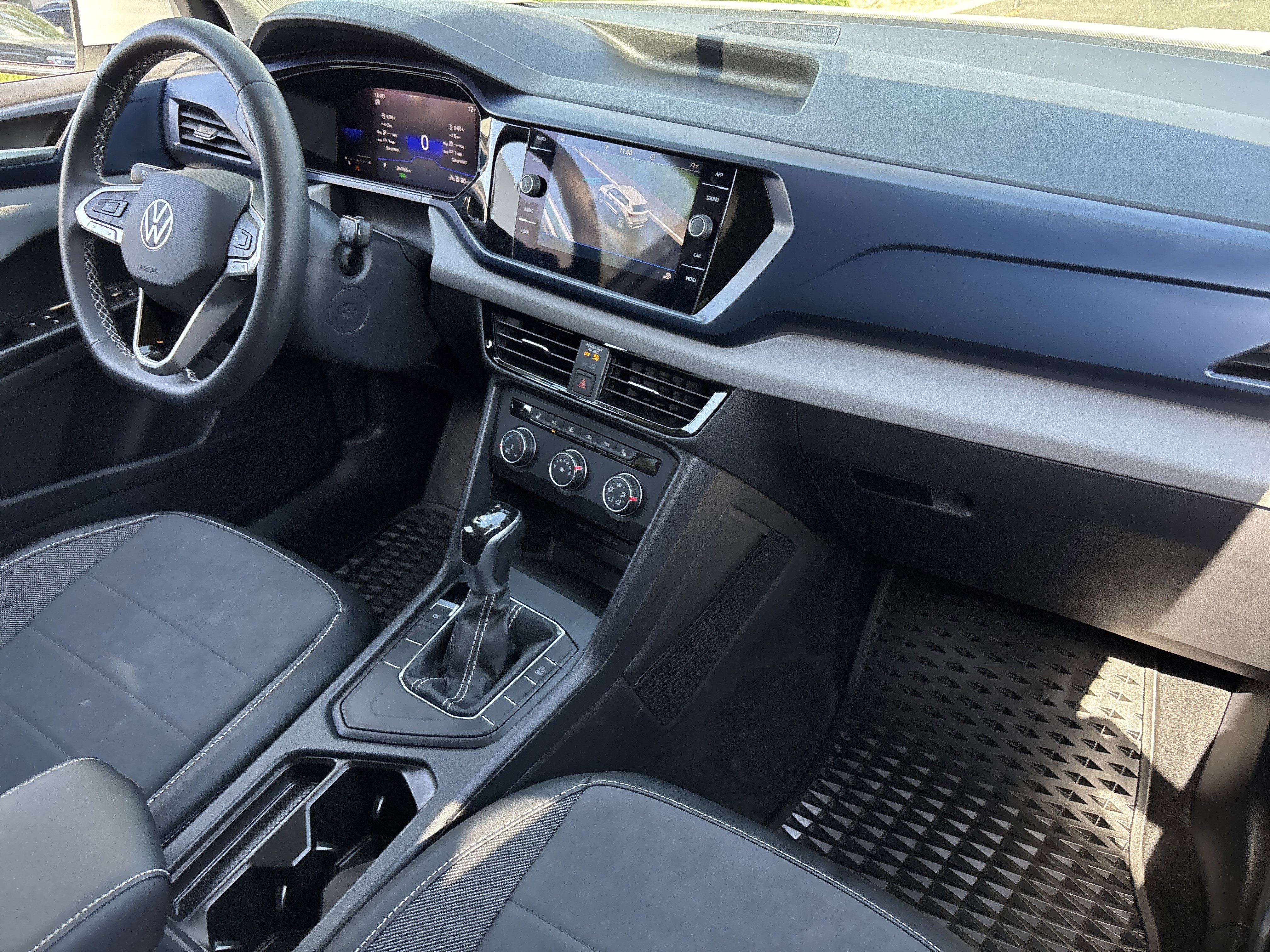 Used 2022 Volkswagen Taos SE image 11