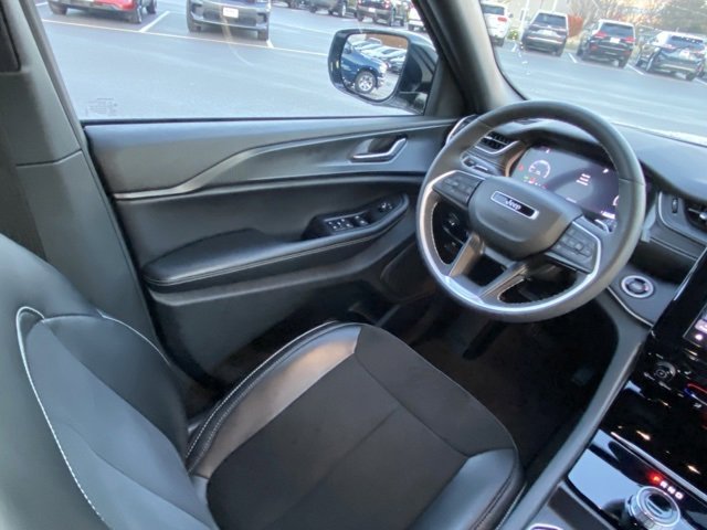 Used 2023 Jeep Grand Cherokee L Altitude image 24