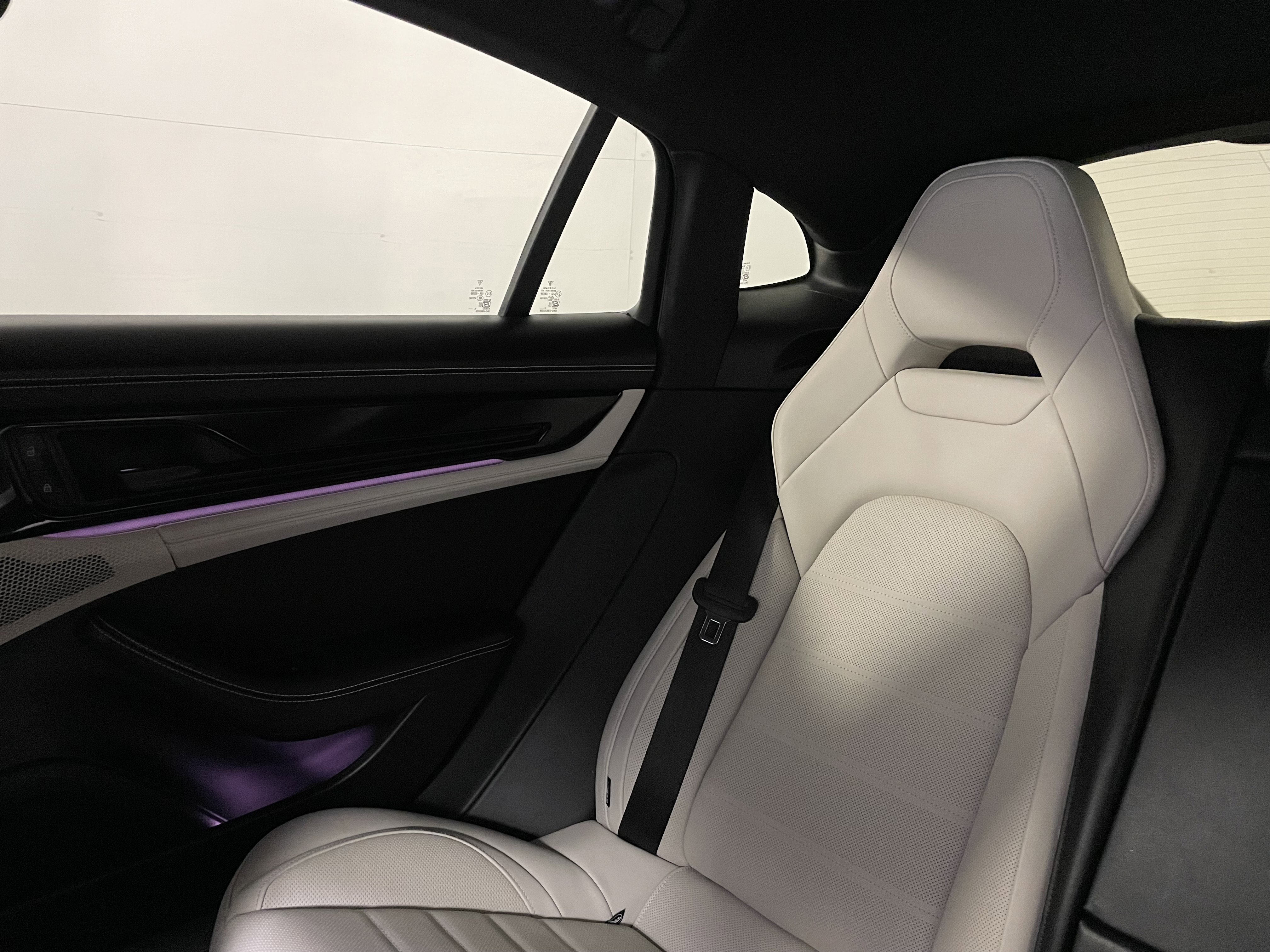 Certified 2025 Porsche Panamera 4S image 15