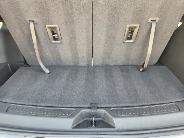Used 2020 GMC Acadia Denali w/ Technology Package FWD image 32