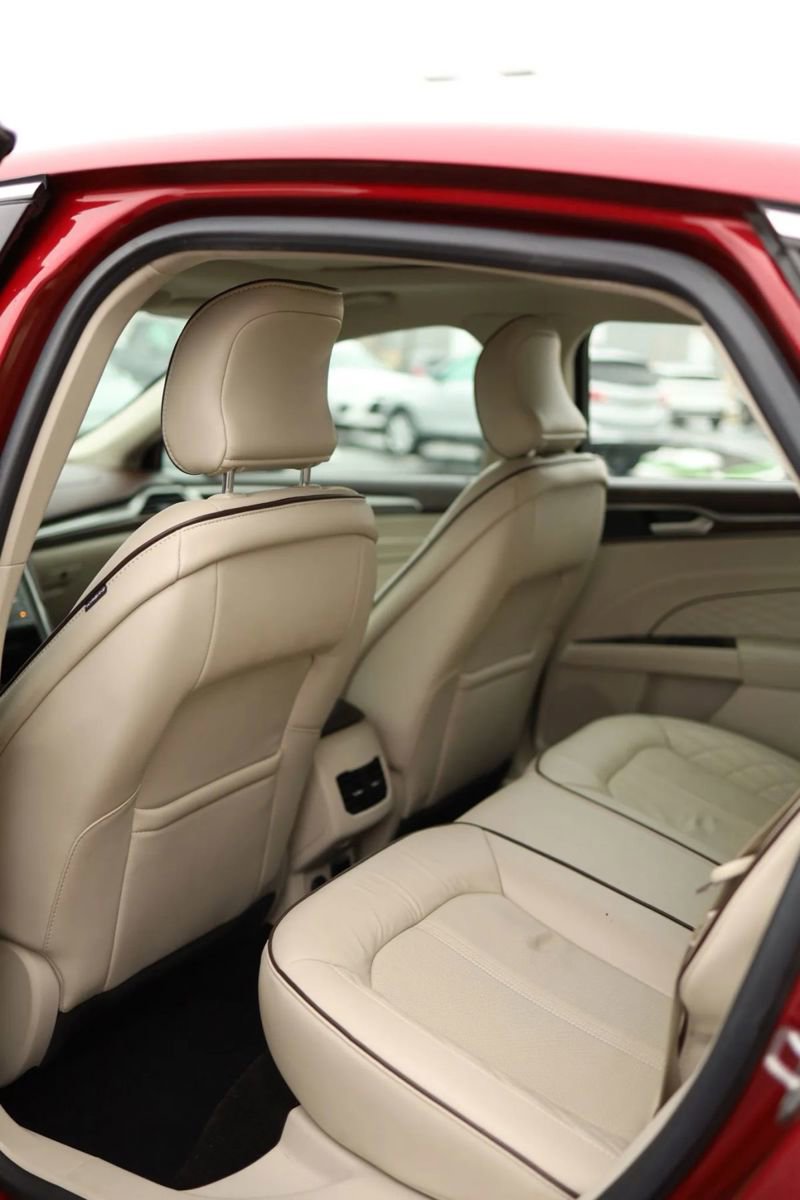 Used 2017 Ford Fusion Platinum image 32