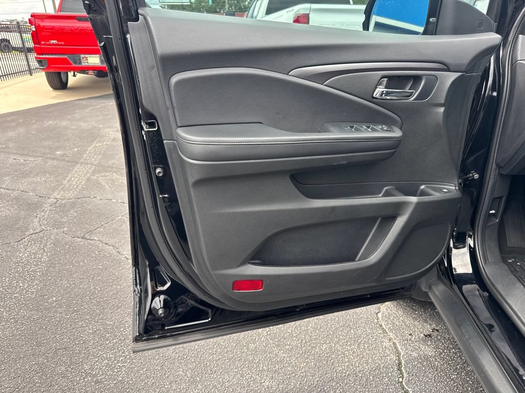 Used 2022 Honda Pilot Sport image 11