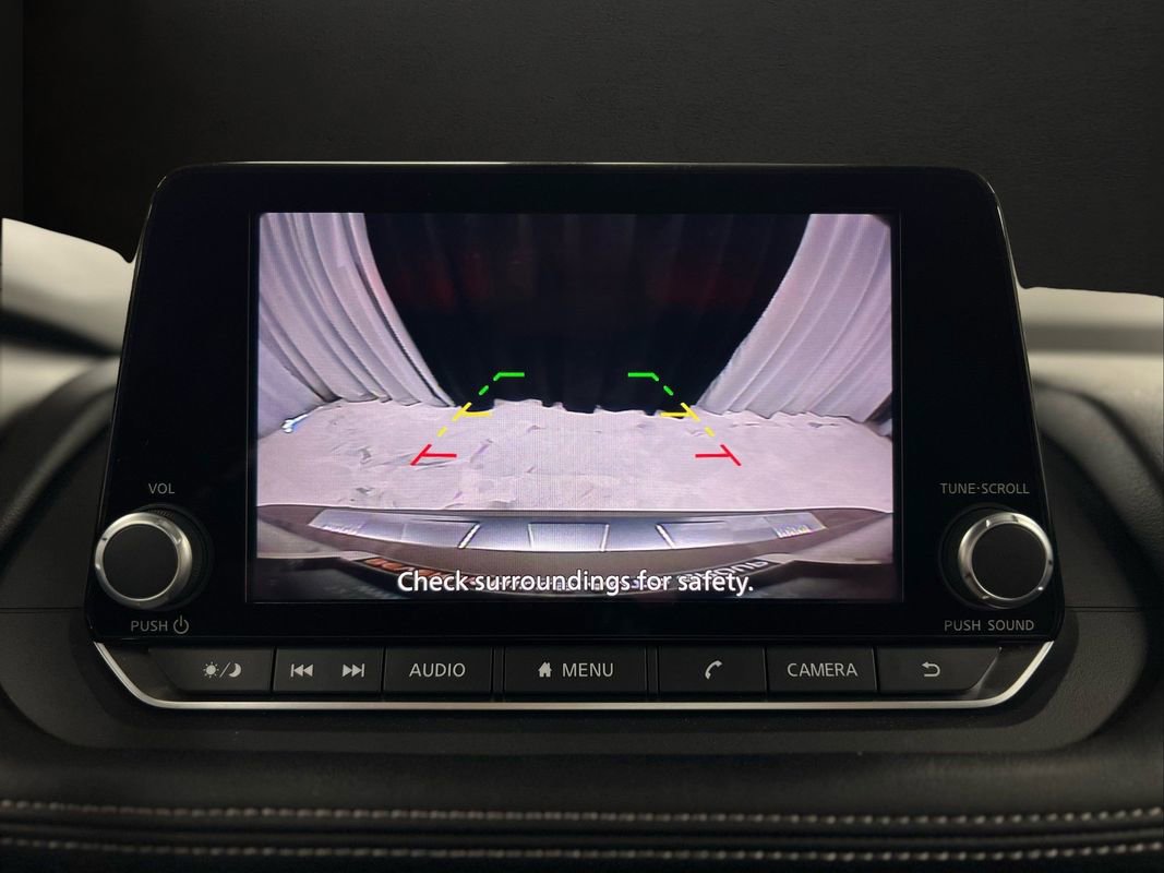 Used 2025 Nissan Rogue SV image 30