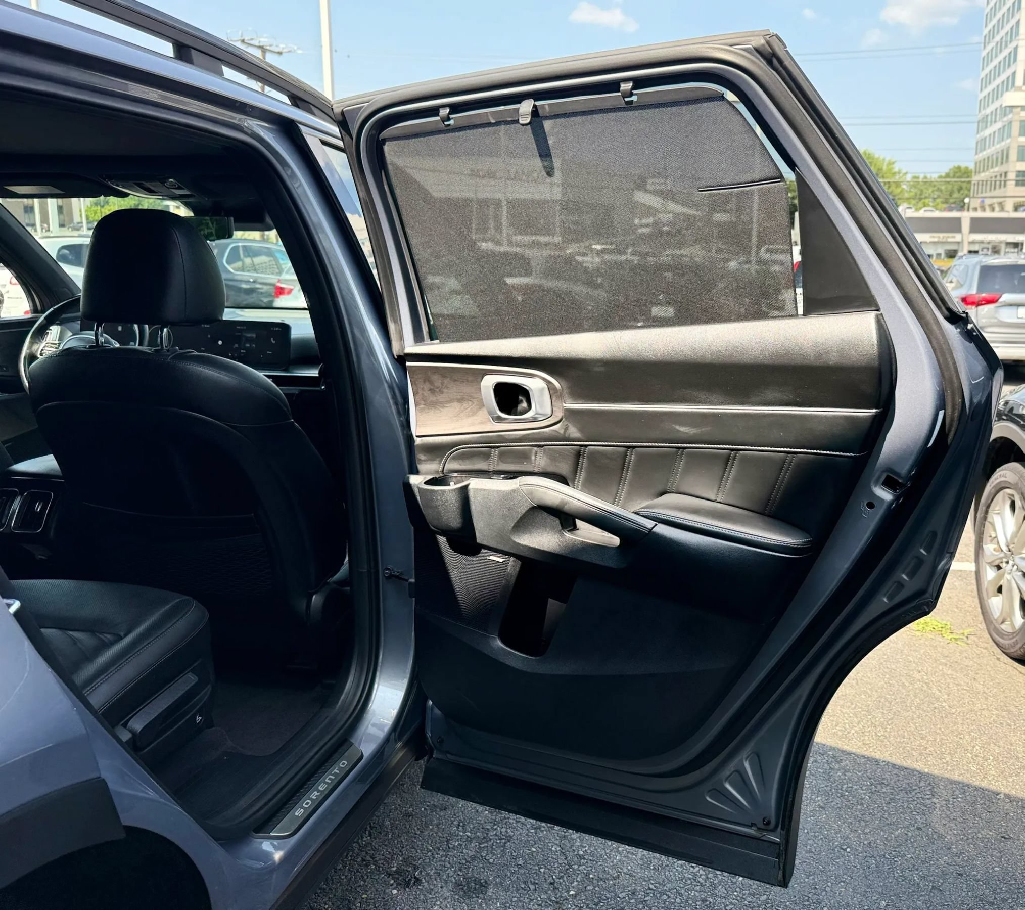 Used 2025 Kia Sorento SX AWD/4WD image 33