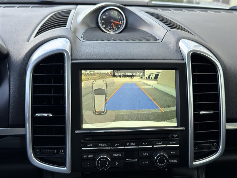 Used 2015 Porsche Cayenne S AWD/4WD image 19