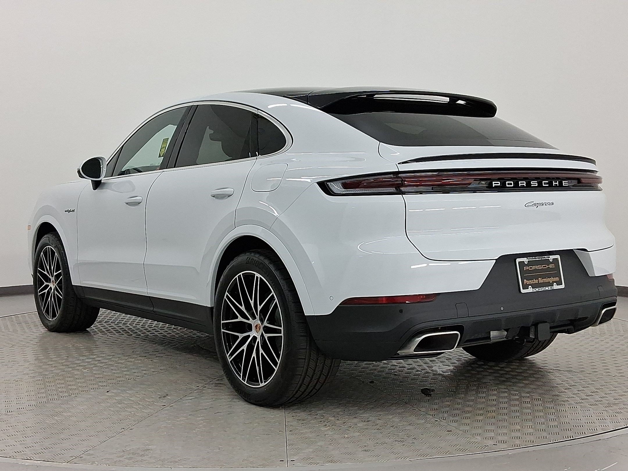 Used 2026 Porsche Cayenne E-Hybrid Coupe AWD/4WD image 23