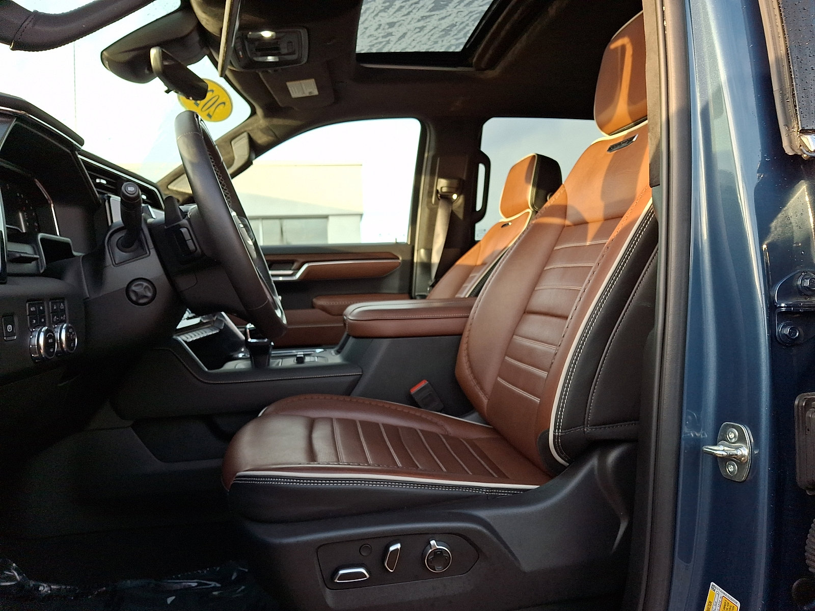 Certified 2025 GMC Sierra 1500 Denali Ultimate AWD/4WD image 16