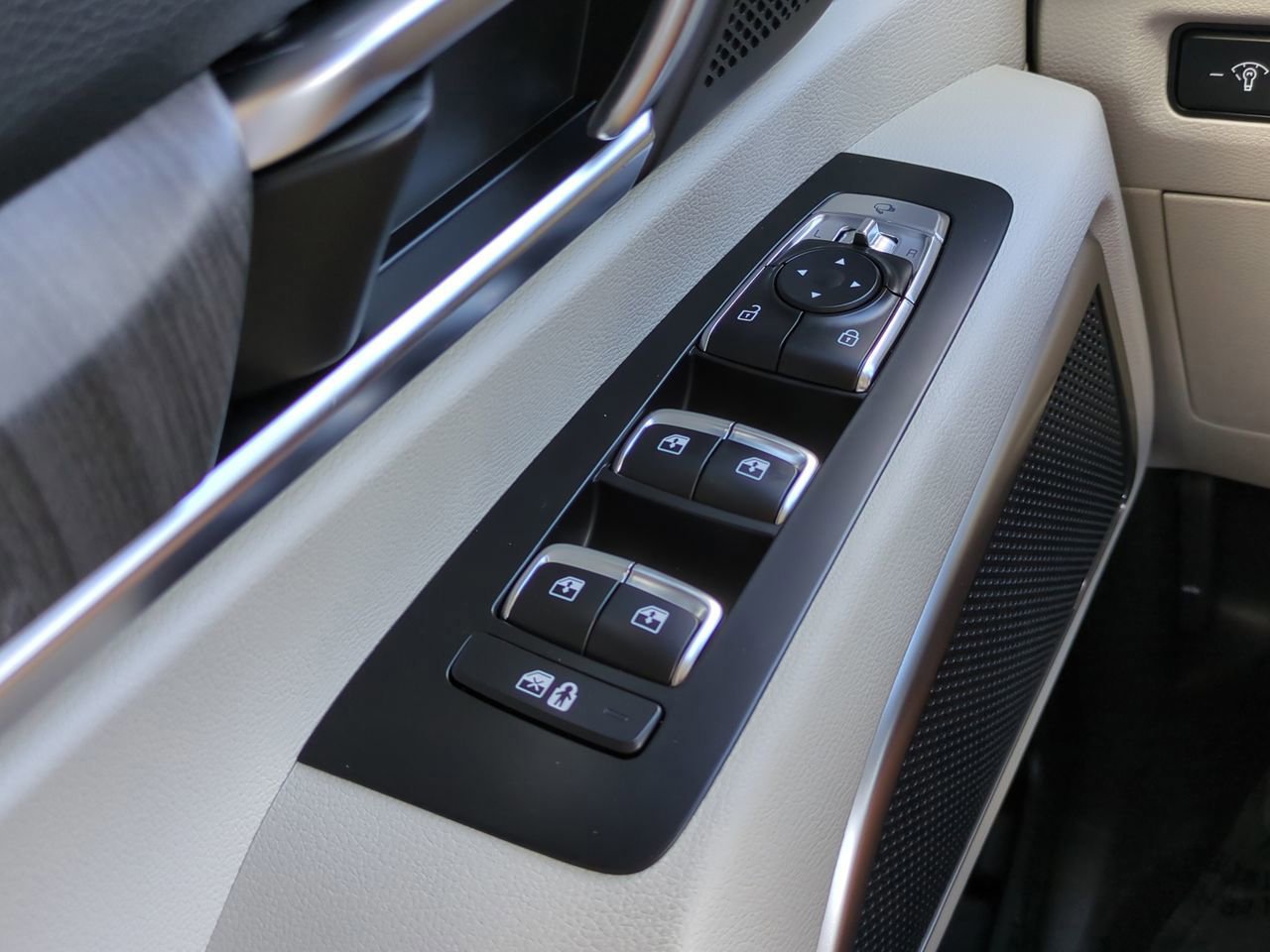 New 2025 Kia Telluride EX w/ EX Captain's Chair Package FWD image 25