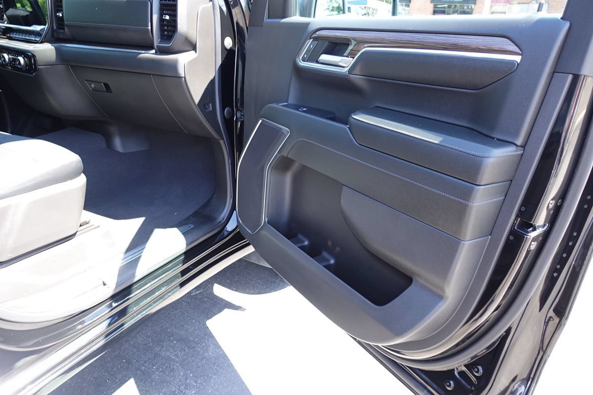 Used 2024 Chevrolet Silverado 1500 LT AWD/4WD image 31