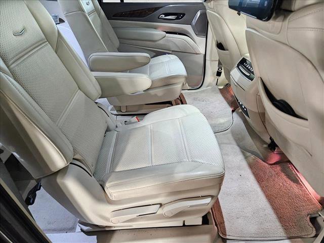 Used 2021 Cadillac Escalade ESV Premium Luxury Platinum image 20