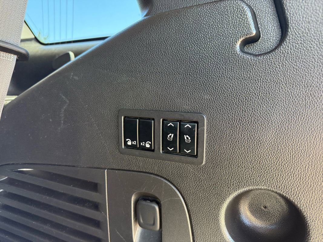 Used 2015 Chevrolet Tahoe LT w/ Luxury Package image 28