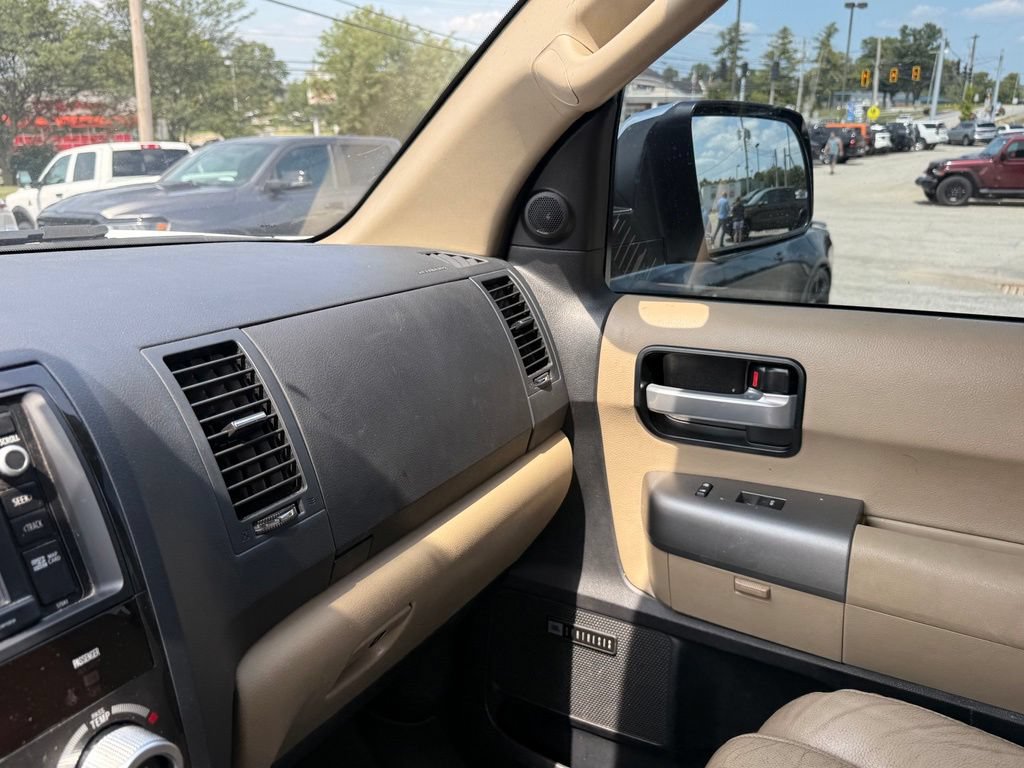 Used 2015 Toyota Sequoia Limited AWD/4WD image 22