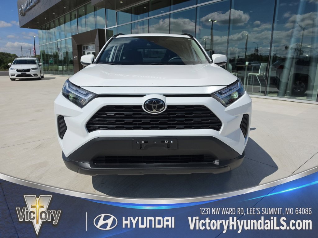 Used 2025 Toyota RAV4 XLE FWD image 9