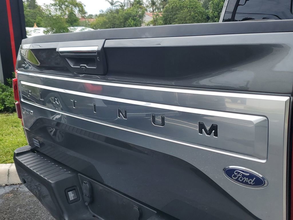Used 2017 Ford F150 Platinum w/ Equipment Group 701A Luxury AWD/4WD image 8
