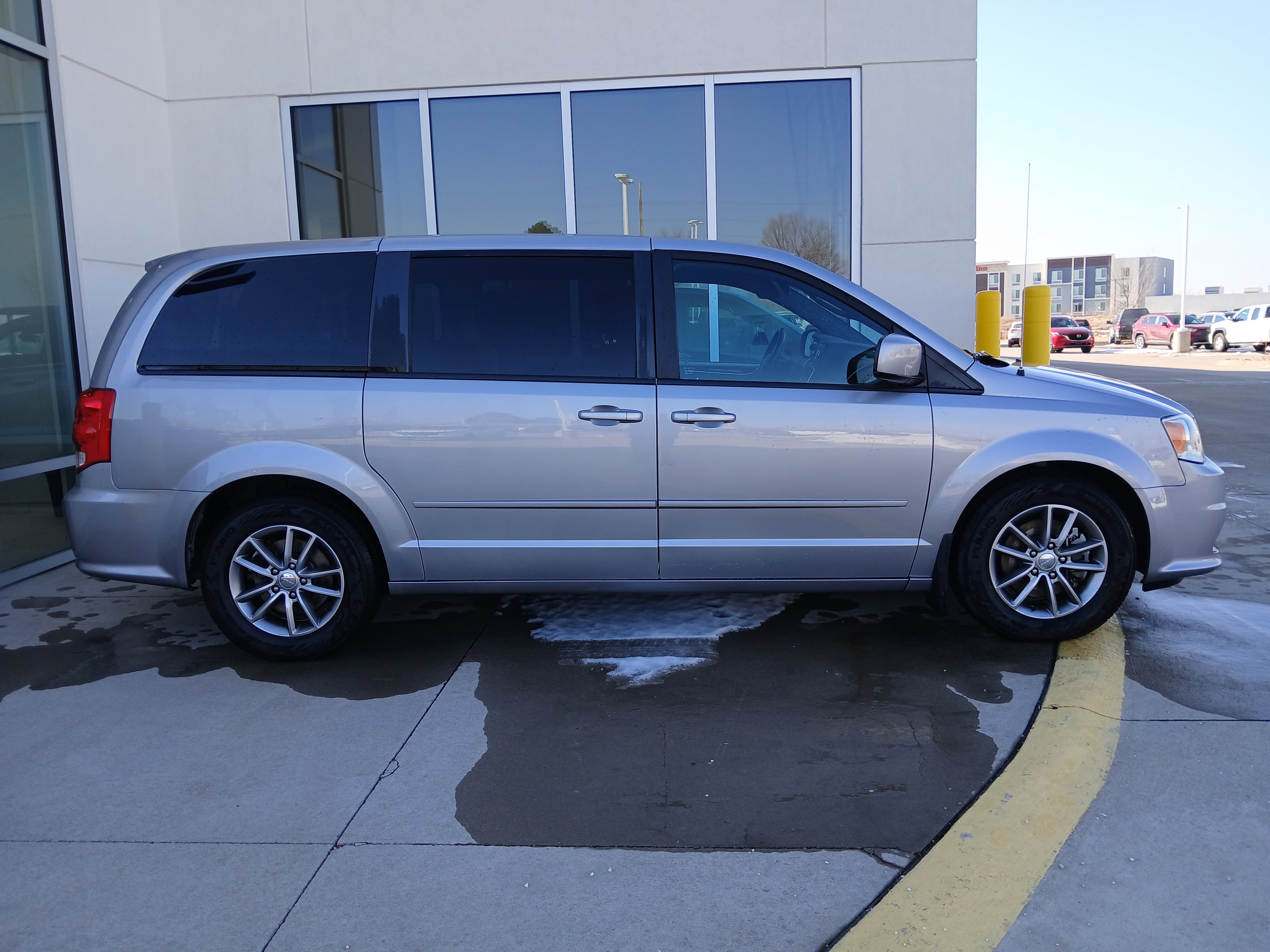 Used 2015 Dodge Grand Caravan SE image 6