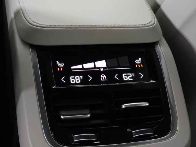 Certified 2024 Volvo XC90 B6 Ultimate w/ Protection Package Premier image 36