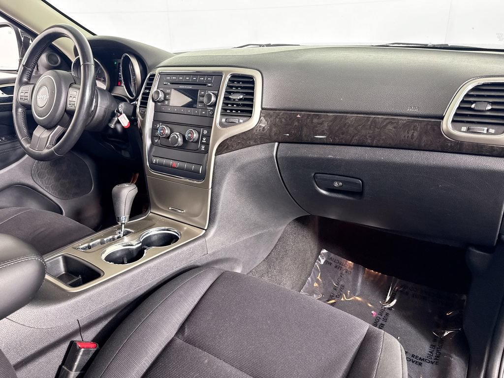 Used 2012 Jeep Grand Cherokee Laredo w/ Laredo E Group AWD/4WD image 27