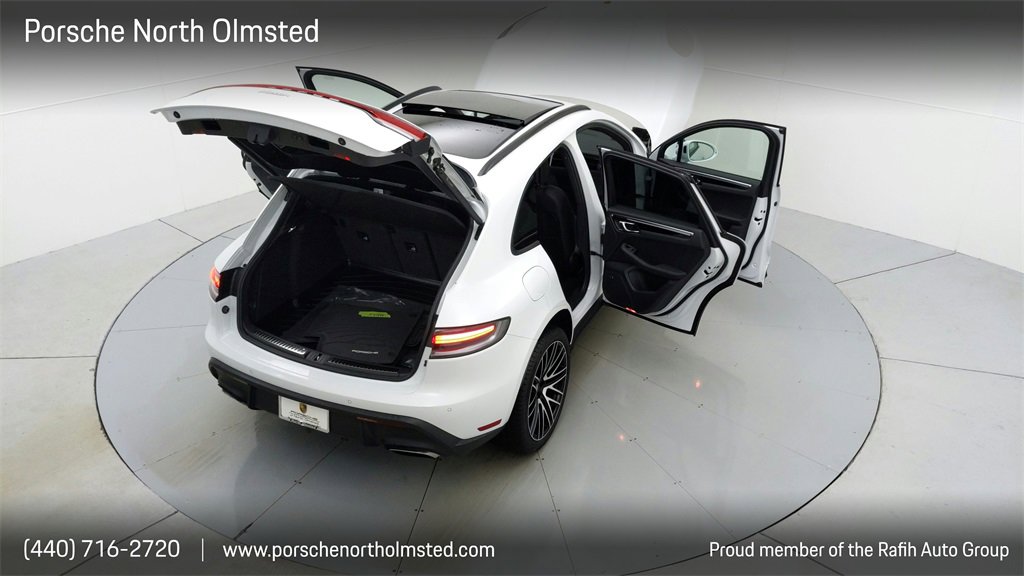 Used 2022 Porsche Macan image 32