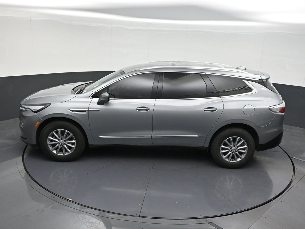 Used 2024 Buick Enclave Essence w/ Technology Package FWD image 17