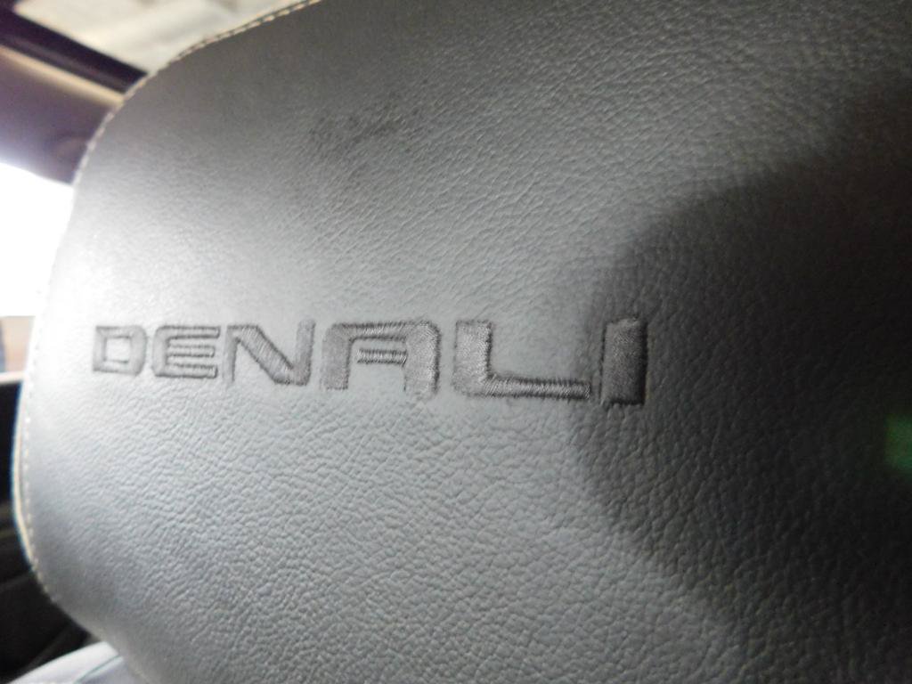 Used 2019 GMC Terrain Denali w/ Advanced Safety Package FWD image 14