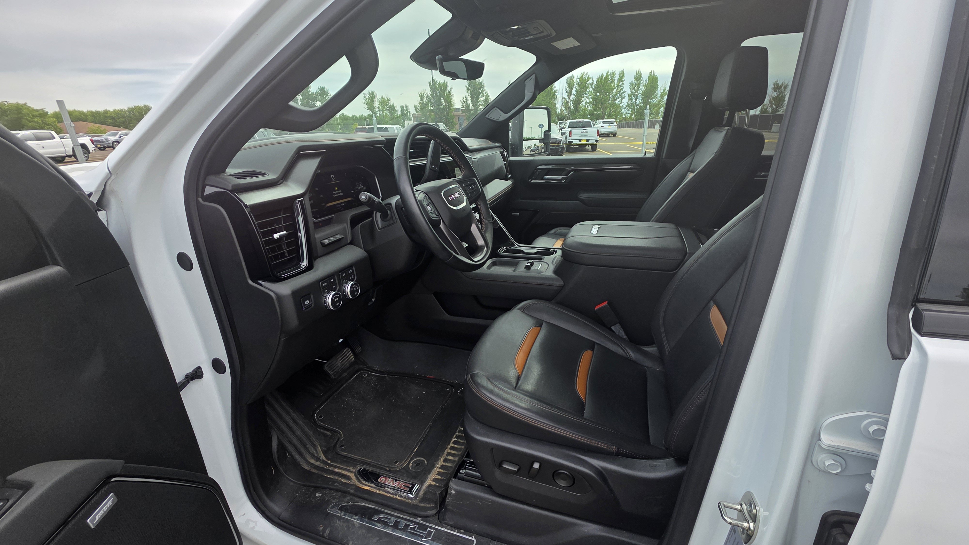 Used 2026 GMC Sierra 2500 AT4 w/ AT4 Premium Plus Package AWD/4WD image 7