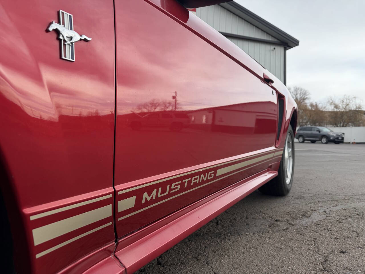Used 2001 Ford Mustang Convertible image 7