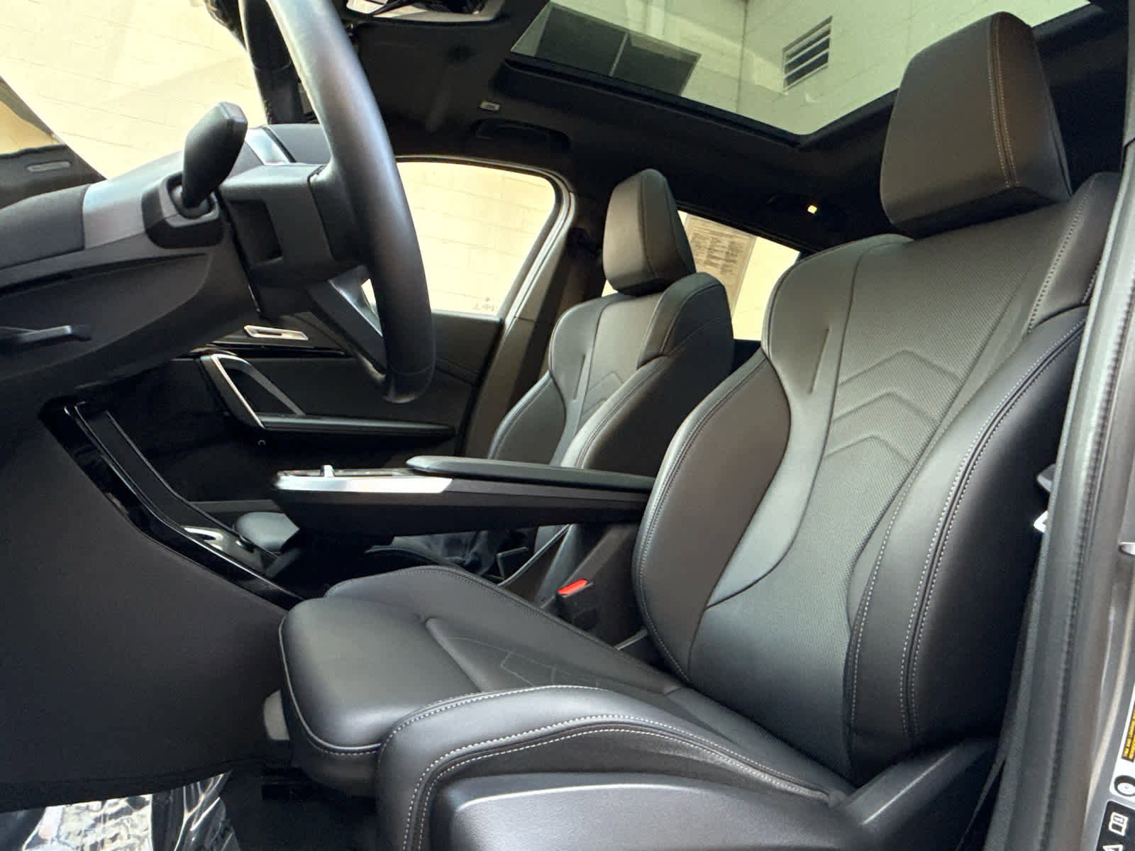 Certified 2025 BMW X2 xDrive28i AWD/4WD image 10