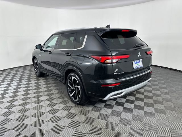 Used 2025 Mitsubishi Outlander 4WD Plug-In Hybrid image 4