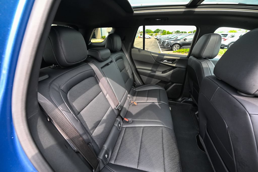 Used 2025 Chevrolet Equinox LT w/ Convenience Package II FWD image 28