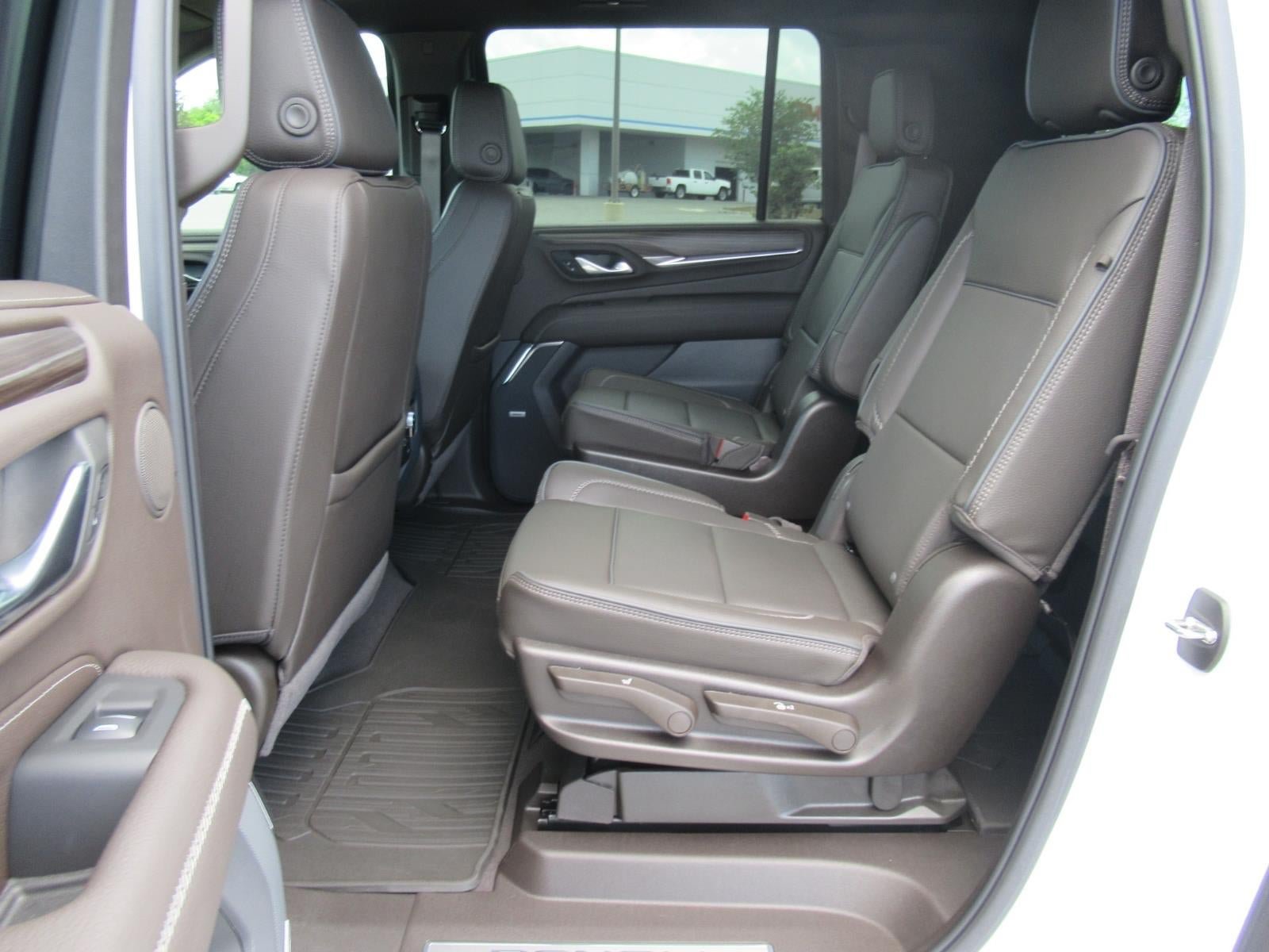 Used 2024 GMC Yukon XL Denali RWD image 34