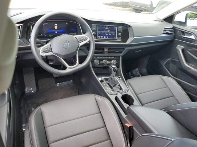 Certified 2024 Volkswagen Jetta SE w/ Panoramic Sunroof Package FWD image 10