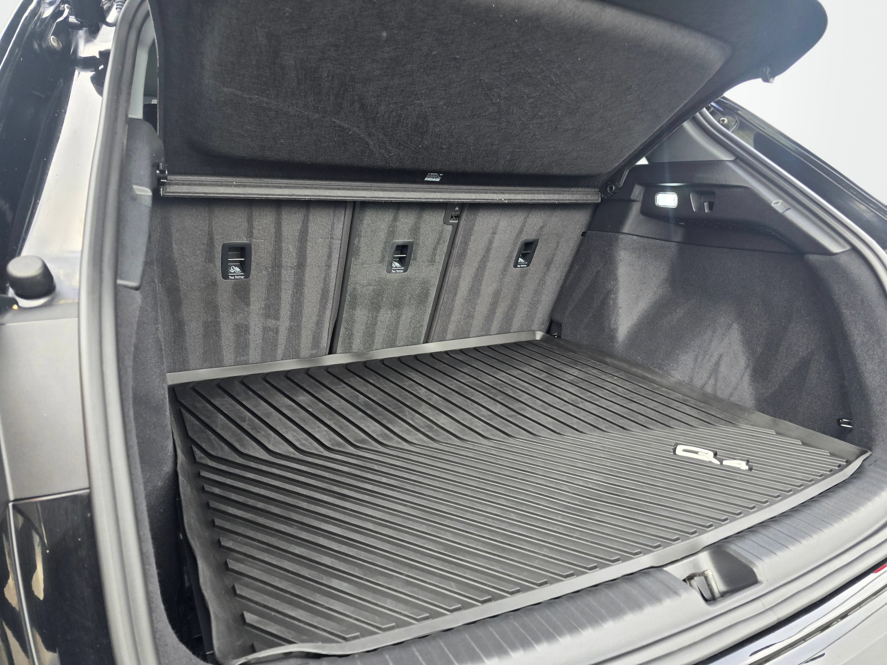 Used 2023 Audi Q4 e-tron Premium Plus w/ Premium Plus RWD image 21