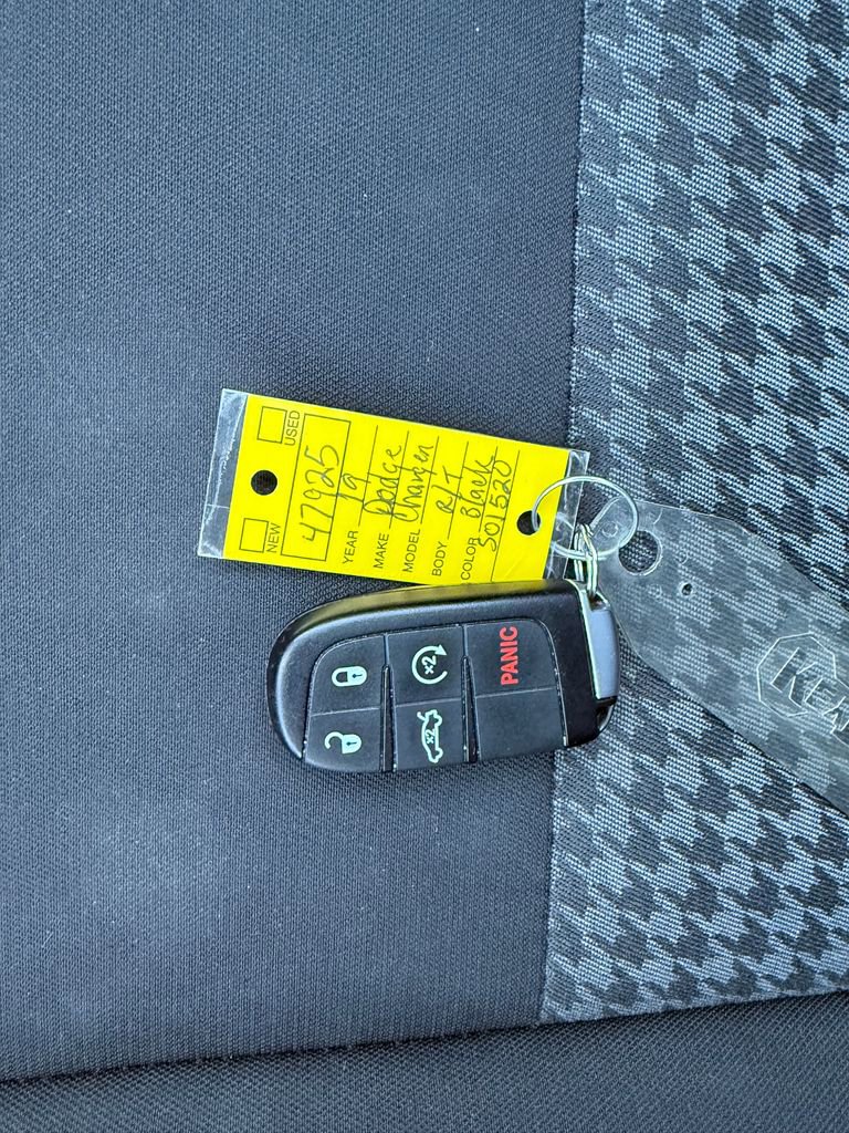 Used 2019 Dodge Charger R/T w/ Blacktop Package image 32