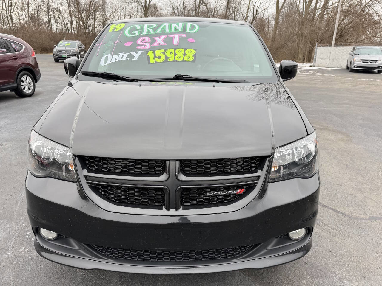 Used 2019 Dodge Grand Caravan SE image 3