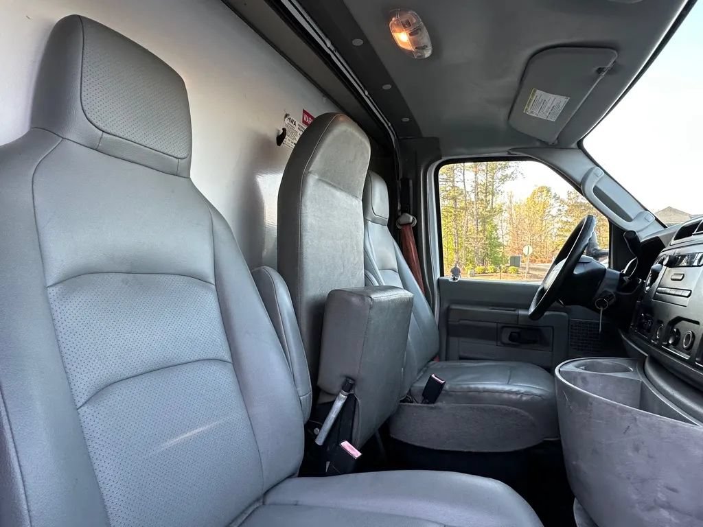 Used 2015 Ford E-350 and Econoline 350 Super Duty RWD image 25