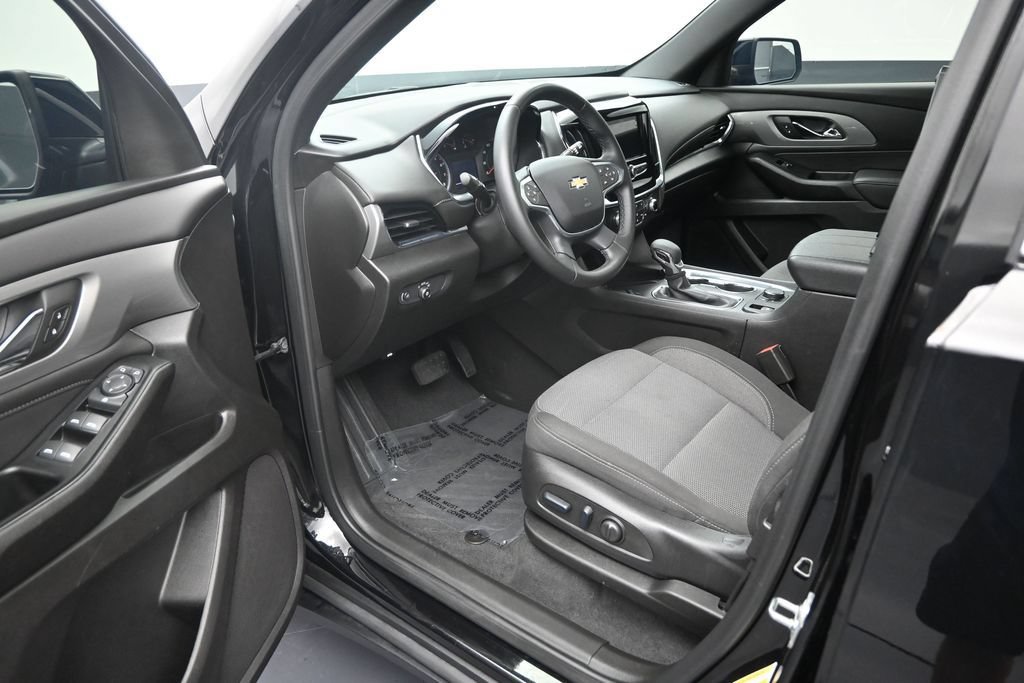 Used 2024 Chevrolet Traverse LT FWD image 11