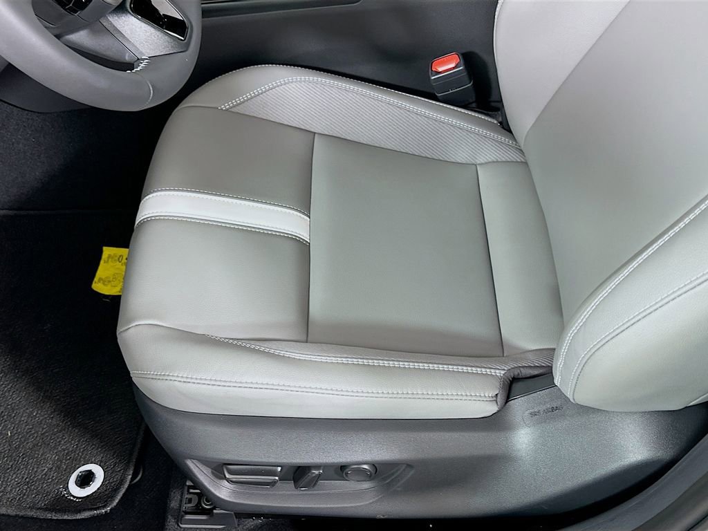 Certified 2025 Toyota Camry SE image 20