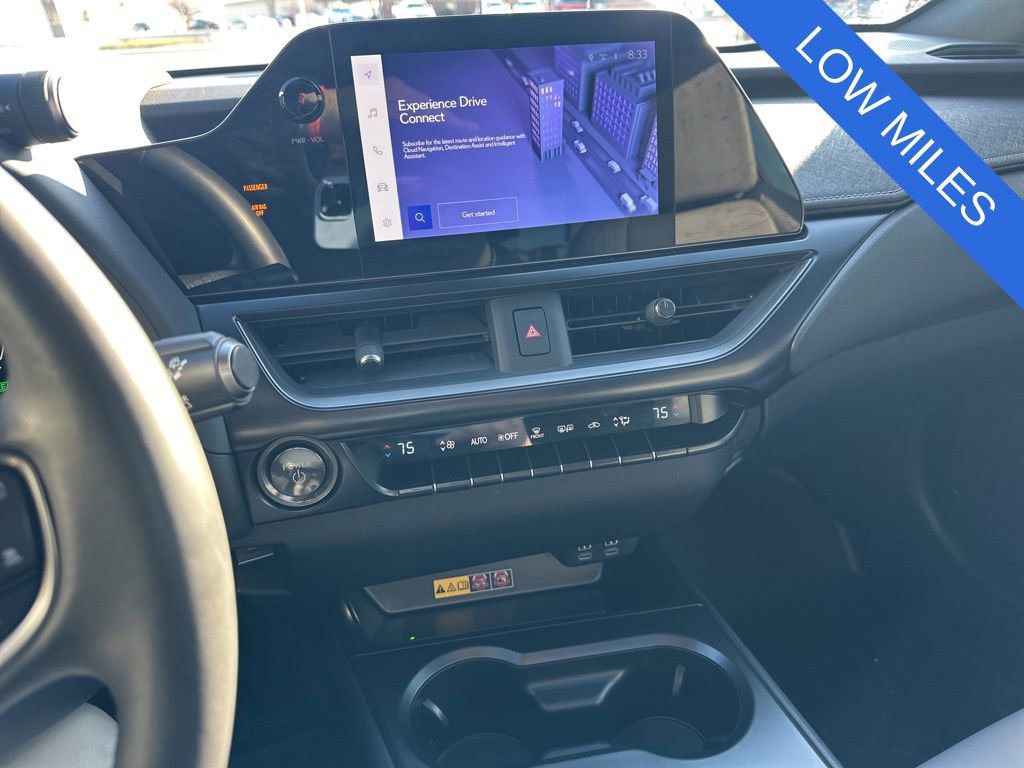 Used 2025 Lexus UX 300h FWD image 15