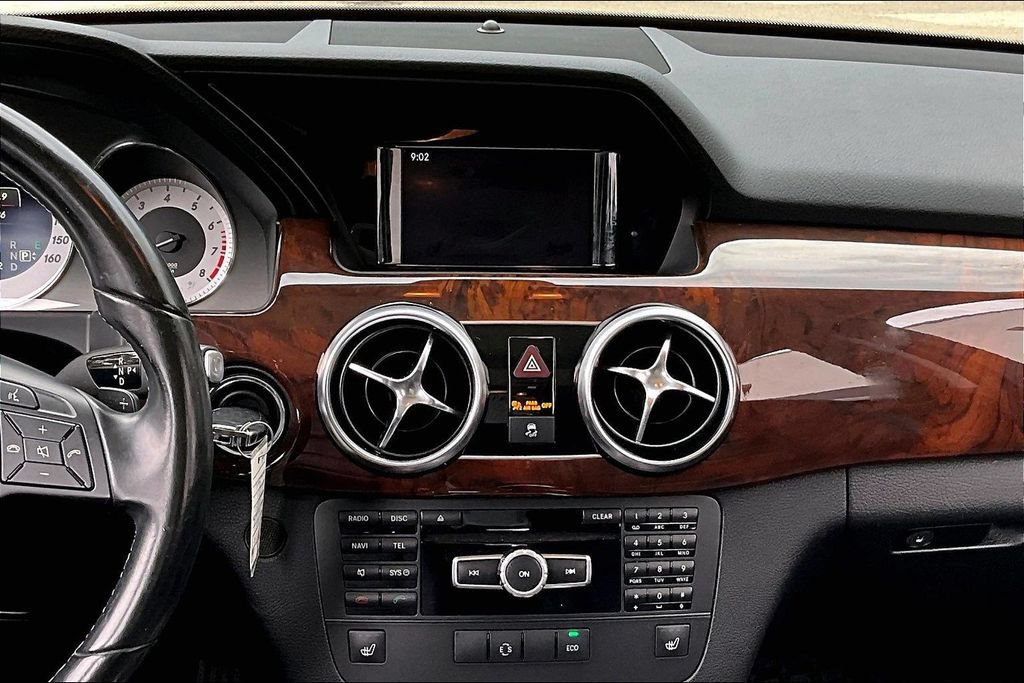 Used 2015 Mercedes-Benz GLK 350 4MATIC image 9
