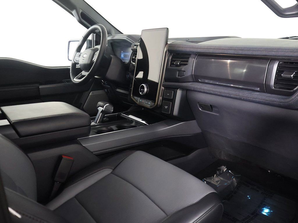 Used 2025 Ford F150 Lightning Lariat image 31